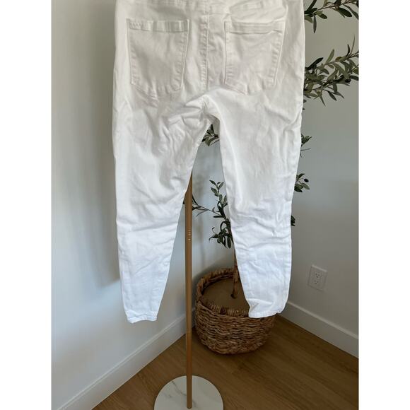 BlankNYC The White Mercer Skinny Jeans - Picture 8 of 10